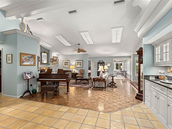 3rd image of 4807 Peregrine Point Cir W