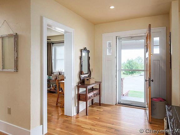 3rd image of 200 W 8th St