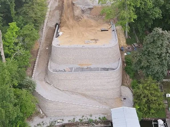 7895 N Upper Hambridge Dr, Monticello, IN 47960