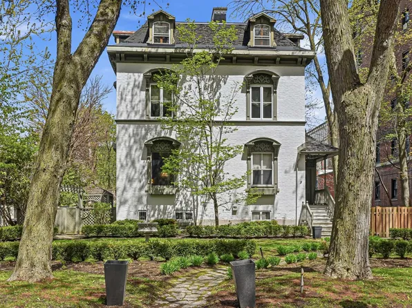 5 Rosemount Ave, Westmount, QC H3Y 3G6