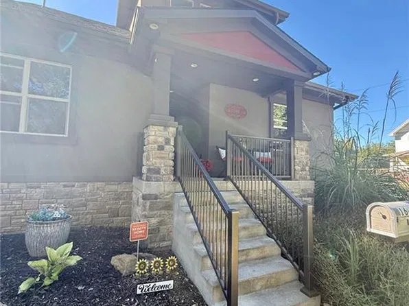 1608 SW Smith St, Blue Springs, MO 64015