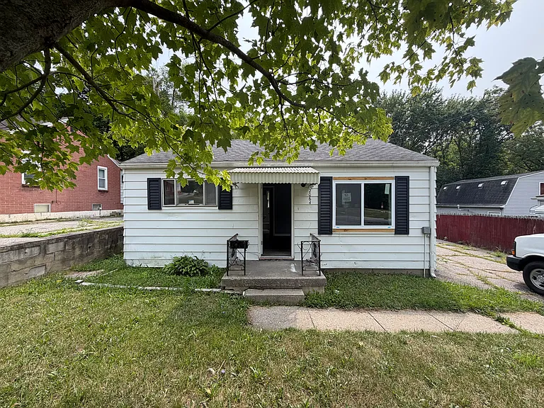 2064 Lavelle Rd — Photo 1