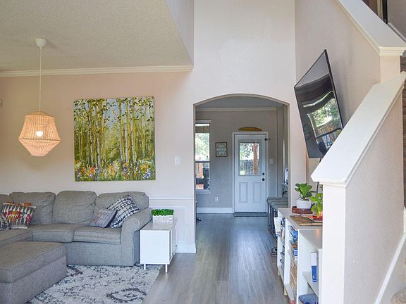 4th image of 5076 Blanco Dr