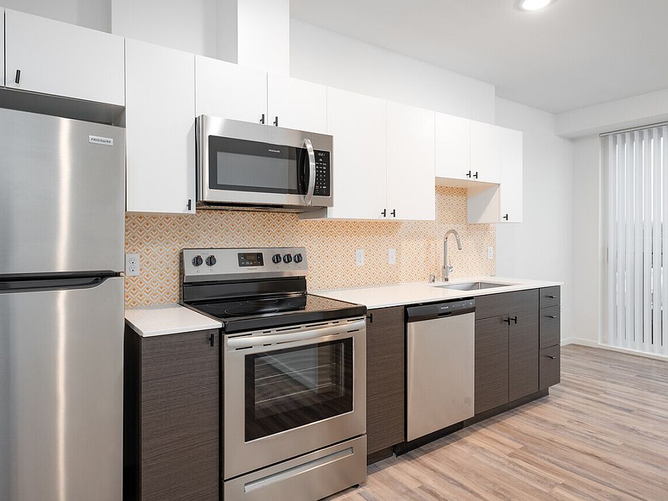 1st image of 407 NE 73rd St #11
