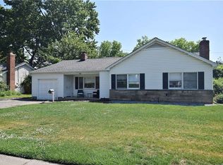 29 Linden St, Garden City, NY 11530