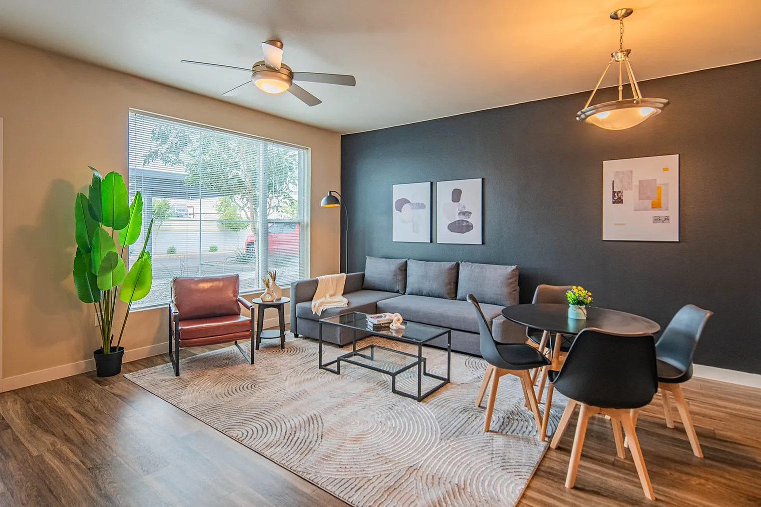 1 bed, 1.0 bath, 871 sqft, $2,359 — Photo 1