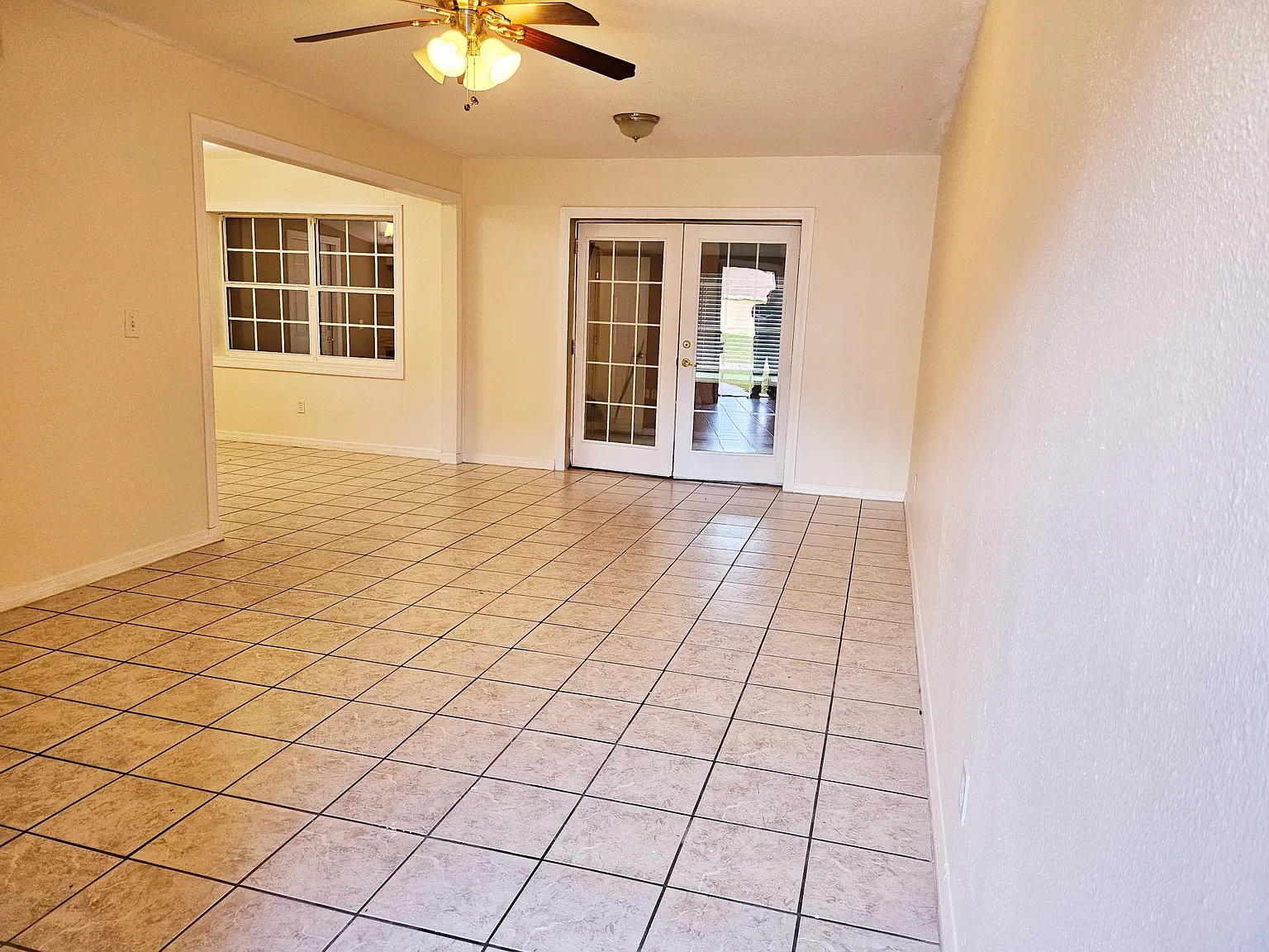 2 bed, 1.5 bath, 1500 sqft, $2,000 — Photo 3
