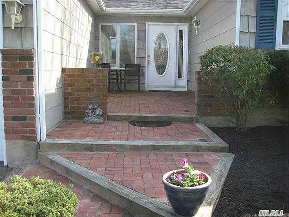 3rd image of 30 Dillmont Dr