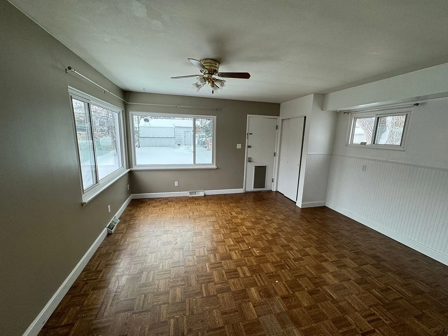 Beautiful updated home — Photo 3