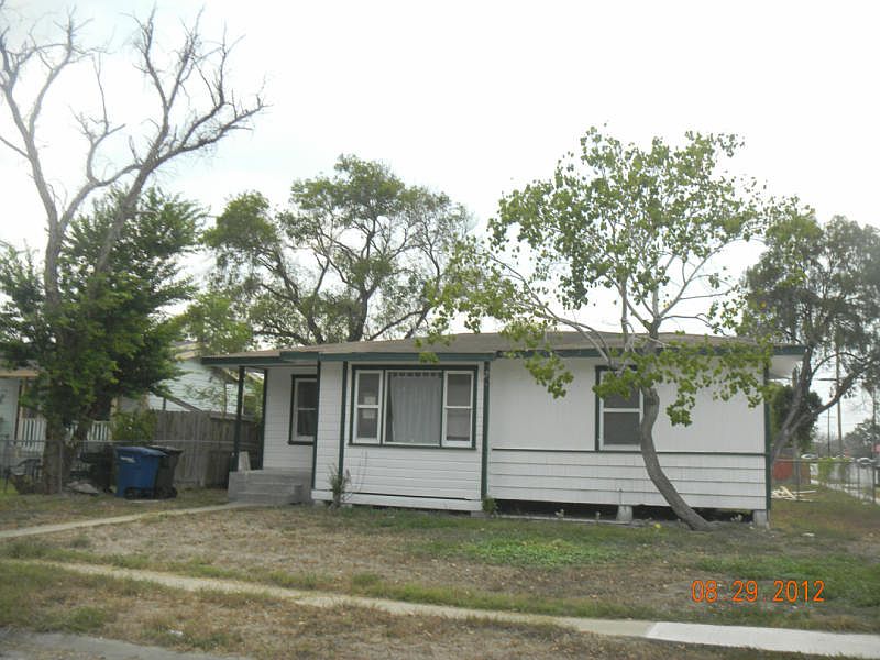 1st image of 4746 Queen Dr