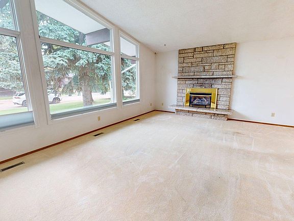 4th image of 3536 105a St NW