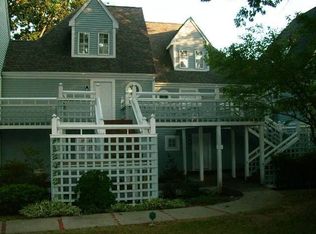 1814 Old Pond Ln, Norwich, CT 06360