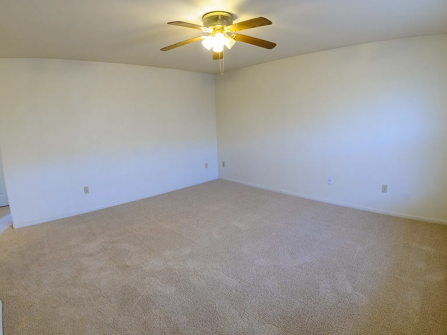 2 bed, 1020 sqft, $1,200 — Photo 3
