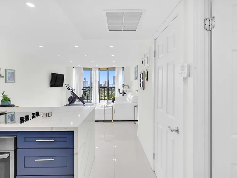 20335 N Country Club Dr #2107 — Photo 6