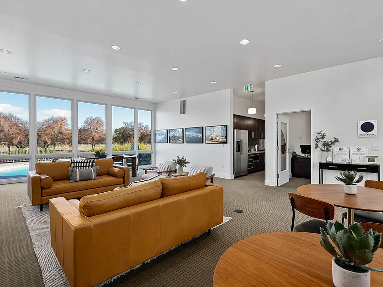 Parkview Apartments — Photo 10