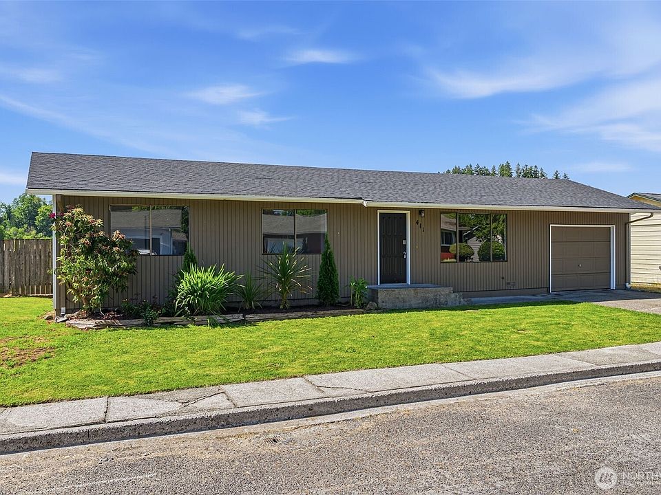 1st image of 411 SE Brierwood Court