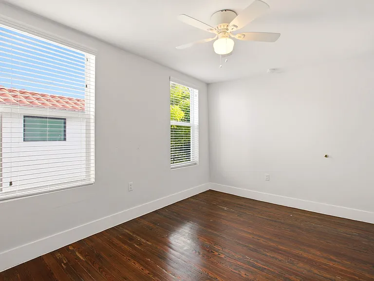 7121 SW 63rd Ave — Photo 18