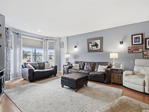 4th image of 306 Denham COURT