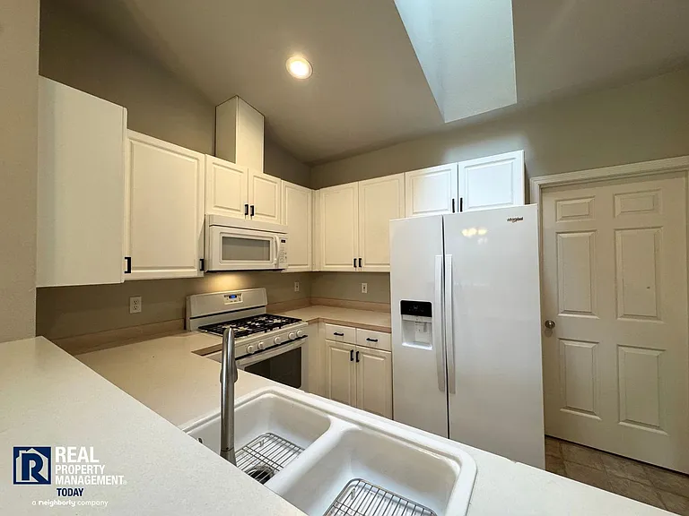 14110 SE 171st Way #B303 — Photo 7