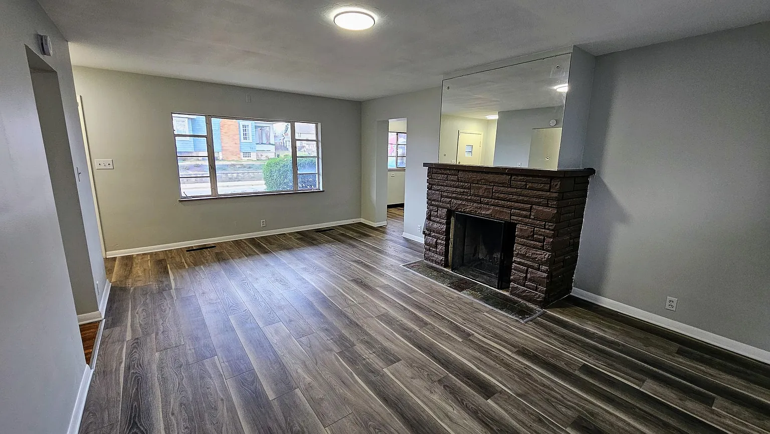 1501 Linwood Ave photo 1