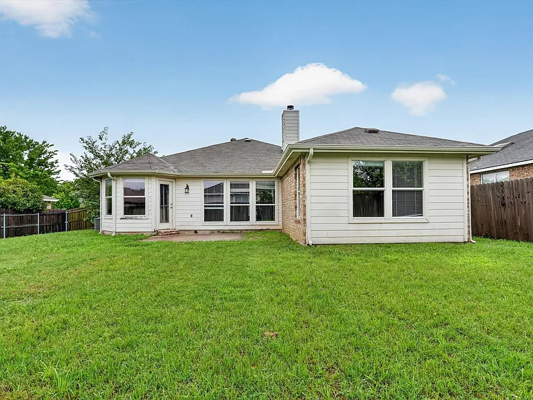 1412 Constantina Dr — Photo 6