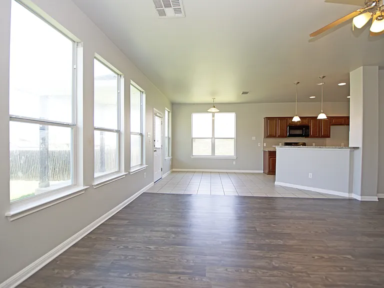 6800 Cromarty Ln — Photo 10