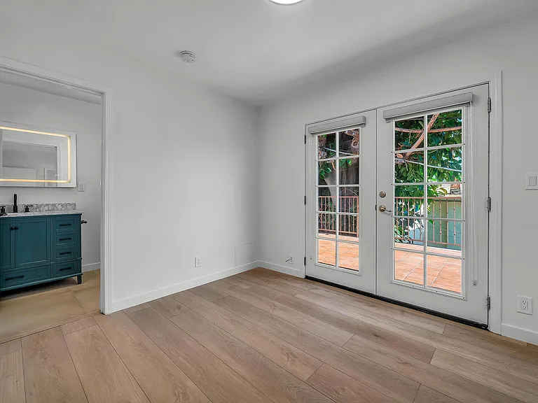 914 Hilldale Ave — Photo 7