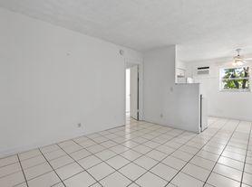 400 SE 31st St