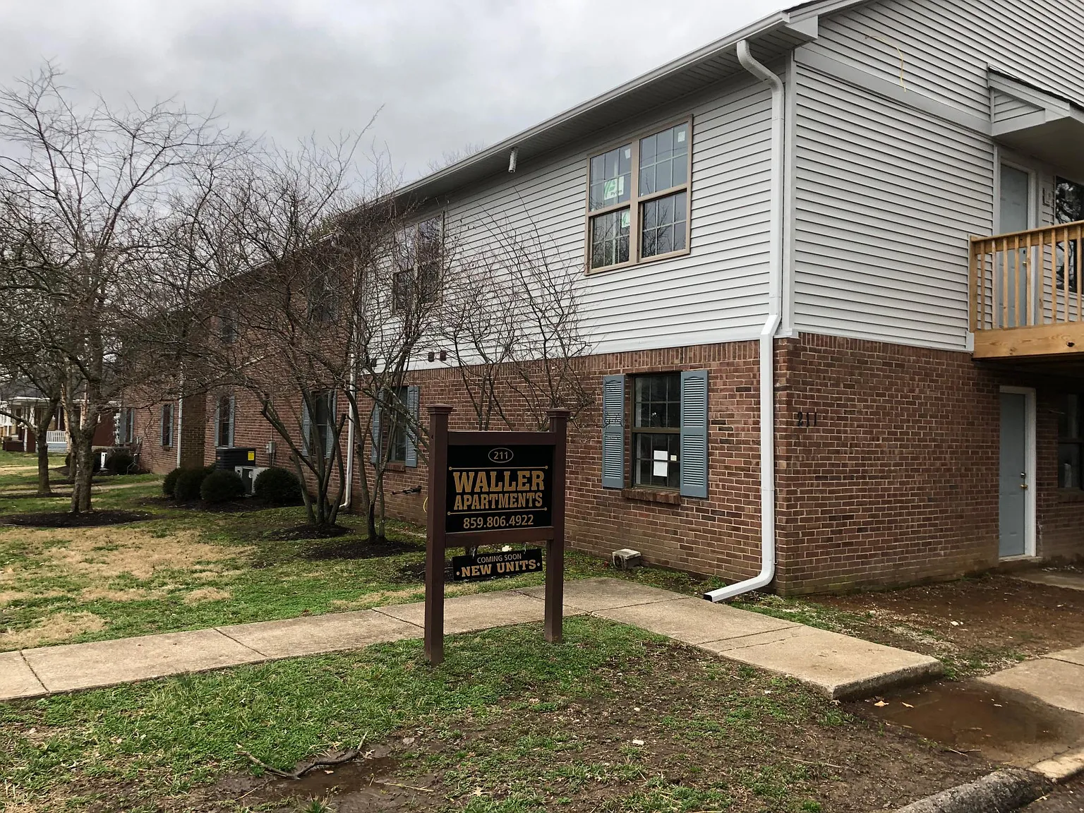 211 Waller Avenue — Photo 1