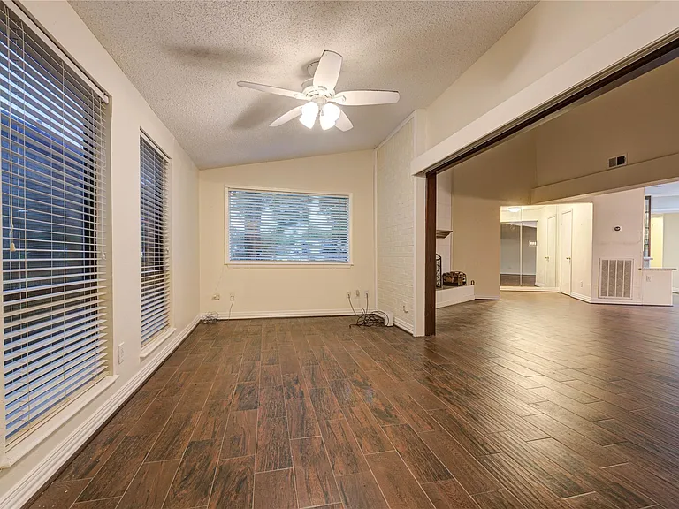 10850 Kirktown Dr — Photo 8