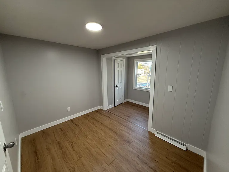 324 Congress Ave #1 — Photo 7