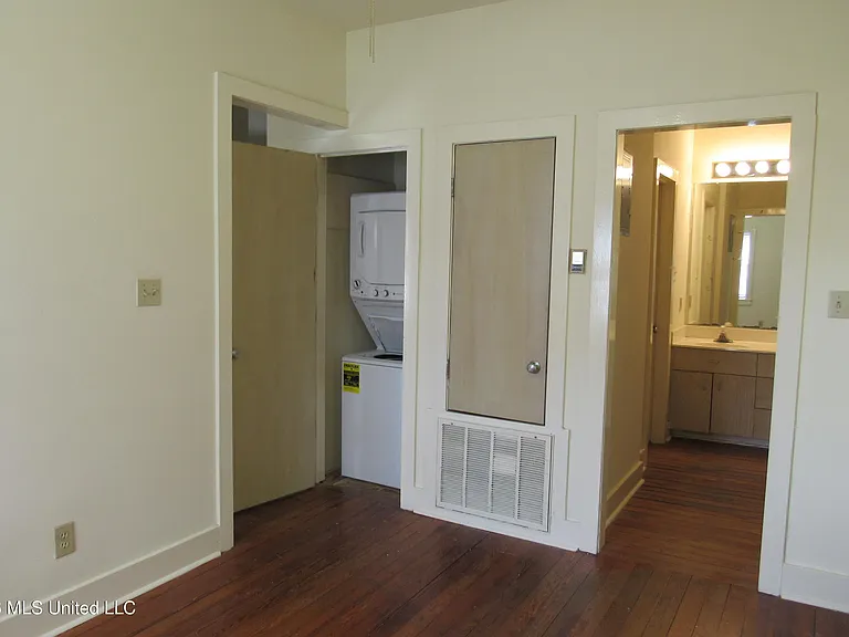 931 E Fortification St — Photo 10