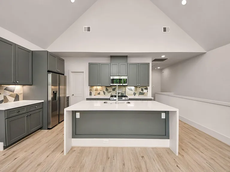 1044 Homer St — Photo 15