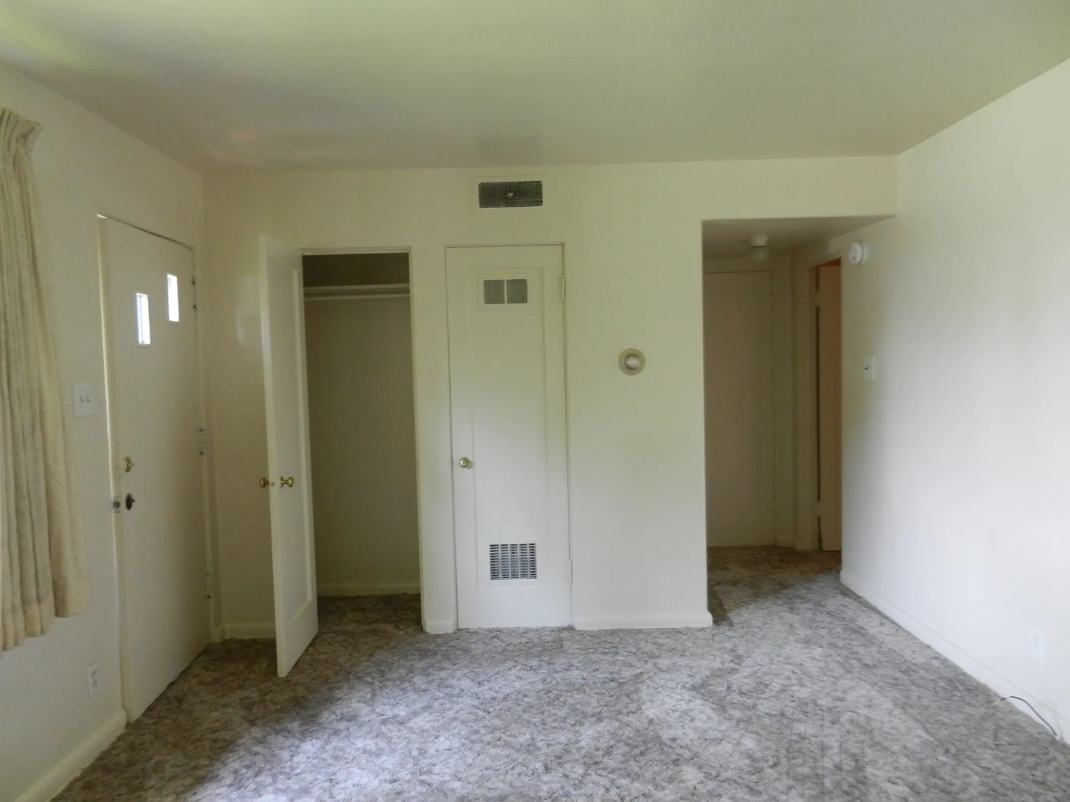2 bed, 550 sqft, $1,250 — Photo 2