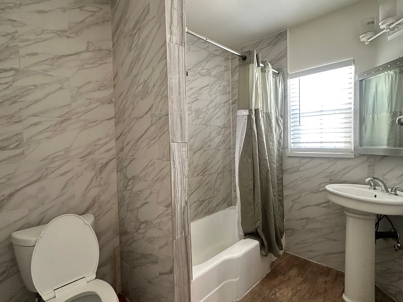 1 bed, 692 sqft, $1,700 — Photo 4
