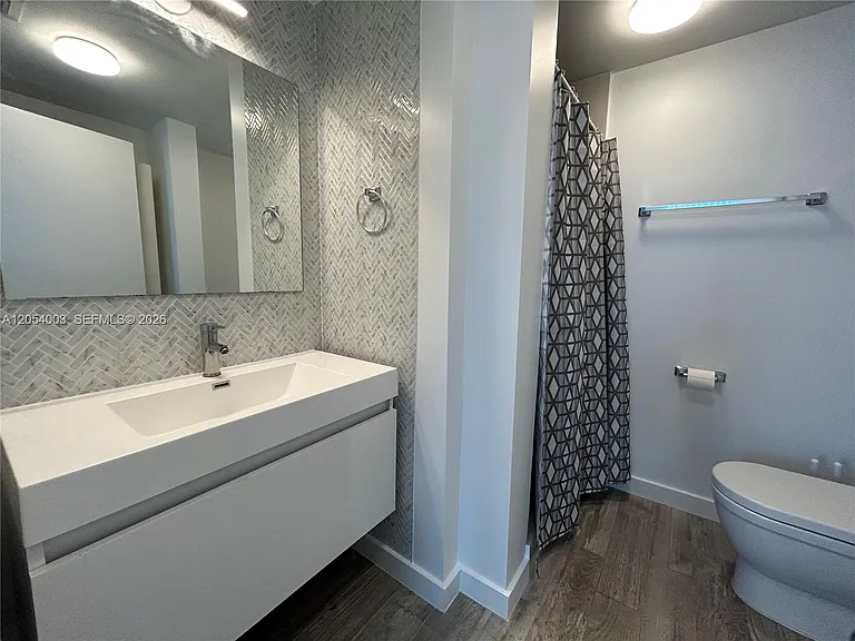 1035 Euclid Ave #27 — Photo 4