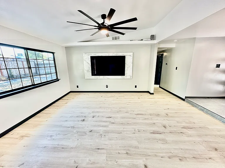 5836 E Lansing Way — Photo 5