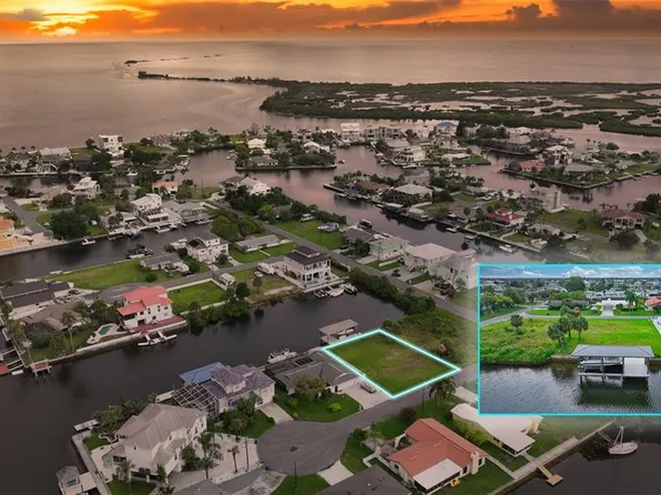 4389 7th Isle Dr #9, Spring Hill, FL 34607