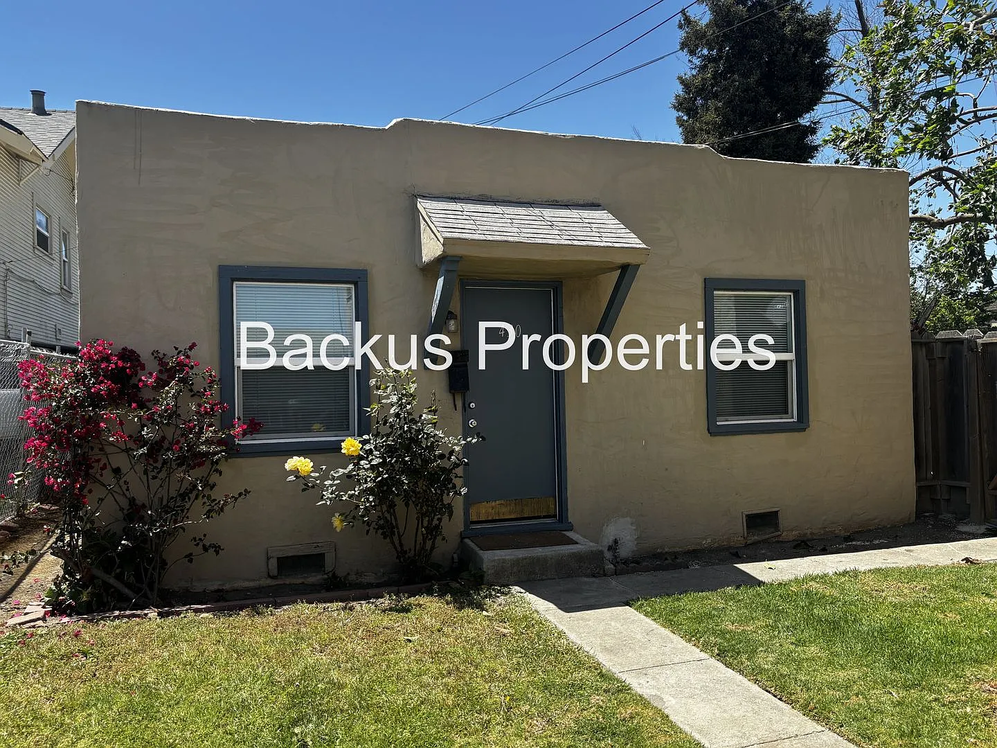 Nice two bedroom cottage in South Salinas — Photo 1