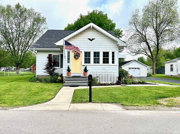 825 Hancock Ave, Mitchell, IN 47446