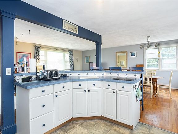 4th image of 37 Squantum Dr