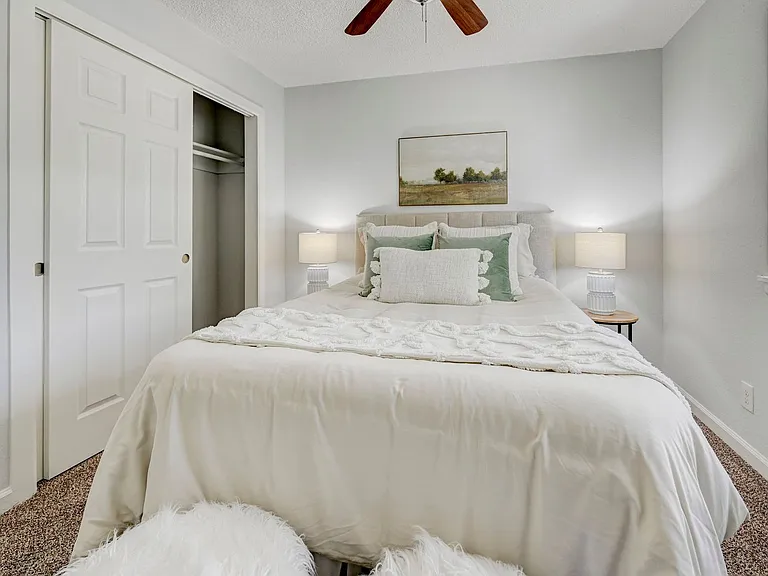 Summit View Apartments — Photo 31