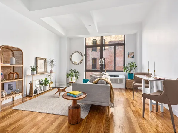 122 West Street image 1 of 14