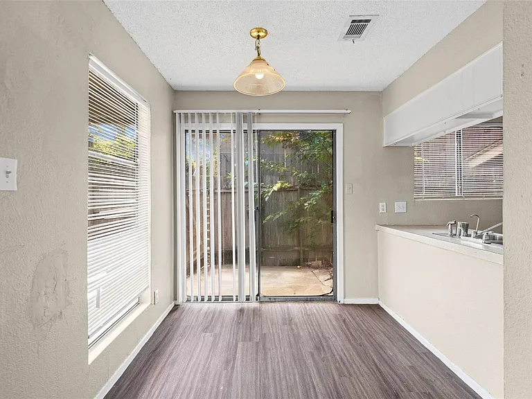 2809 Parker Ln #D — Photo 11
