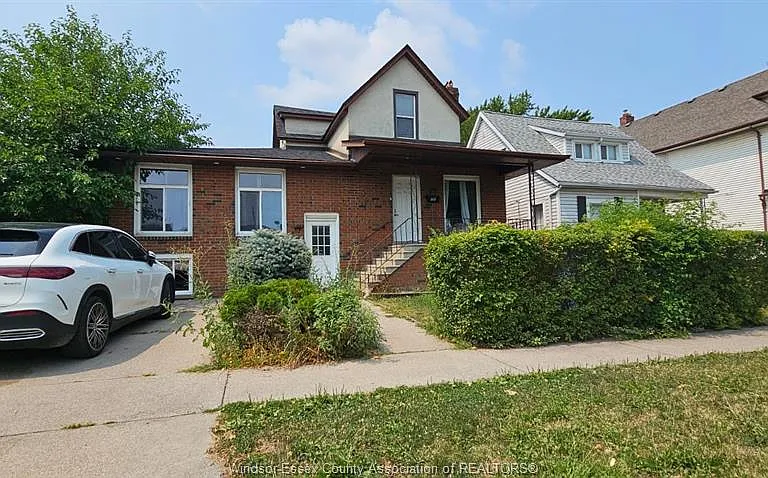 1141 Howard Ave #UPPER — Photo 2