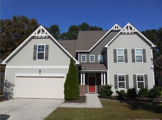 584 Heathrow Dr, Spring Lake, NC 28390