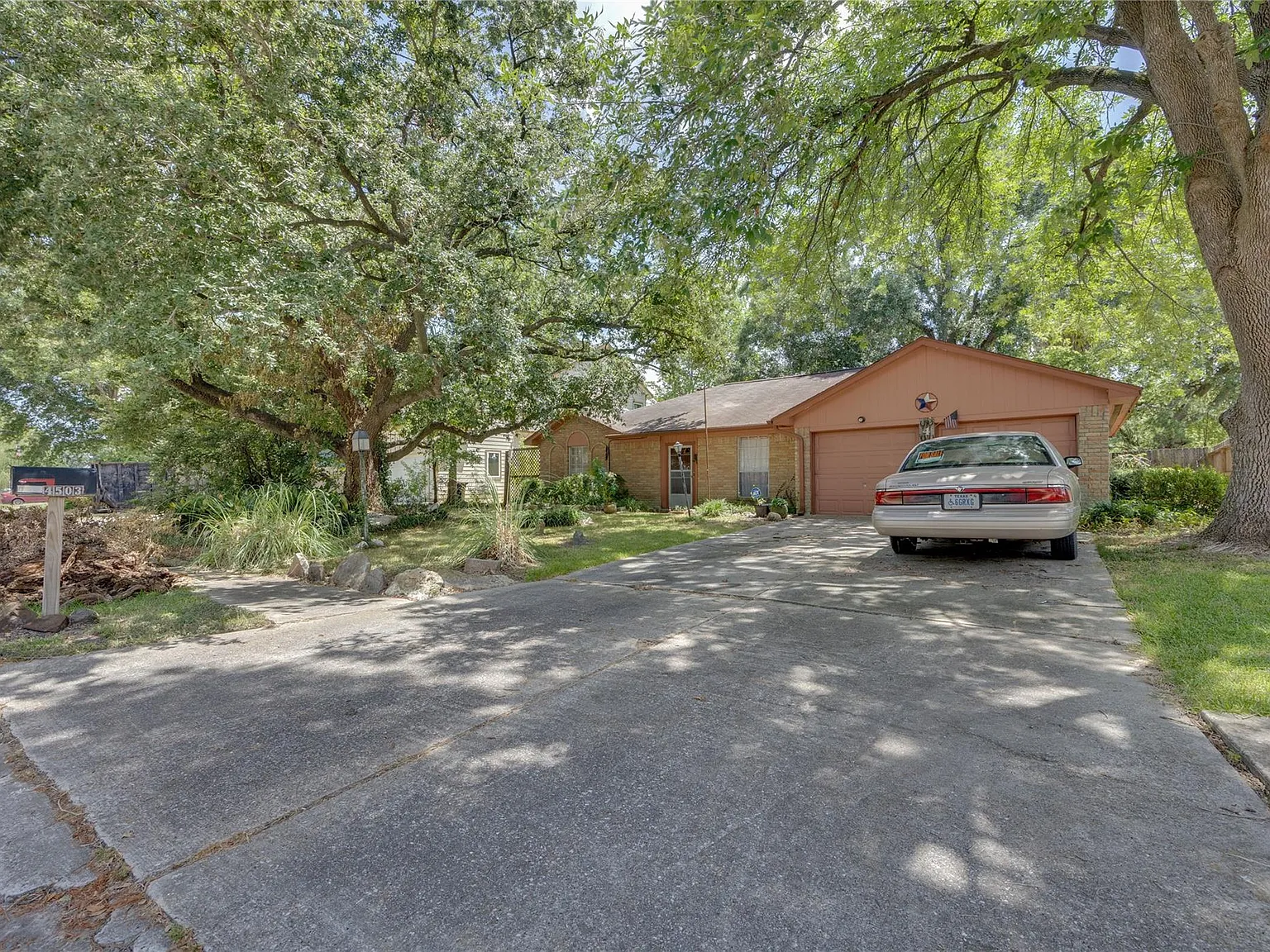 3 bed, 2.0 bath, 1733 sqft, $1,600 — Photo 2