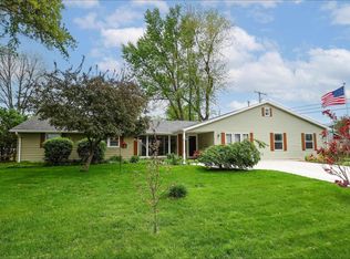 1305 Berwick Ln, New Haven, IN 46774