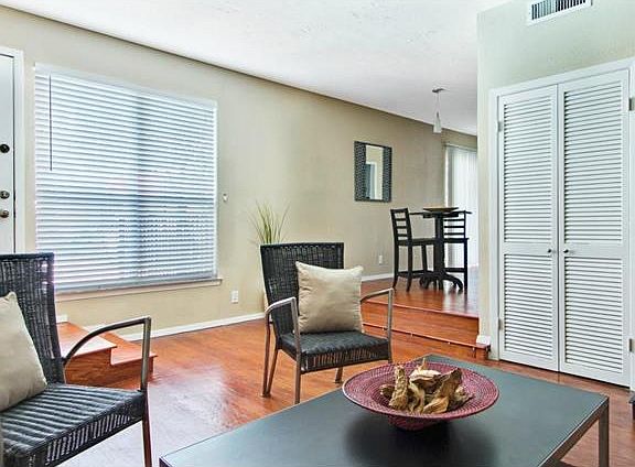 3rd image of 3203 Carlisle St #139