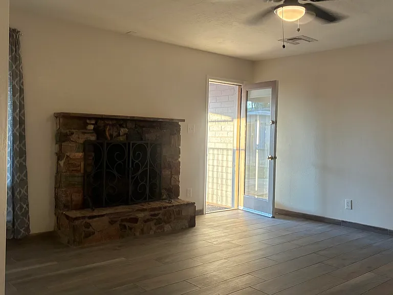 2336 W Orange Dr — Photo 11